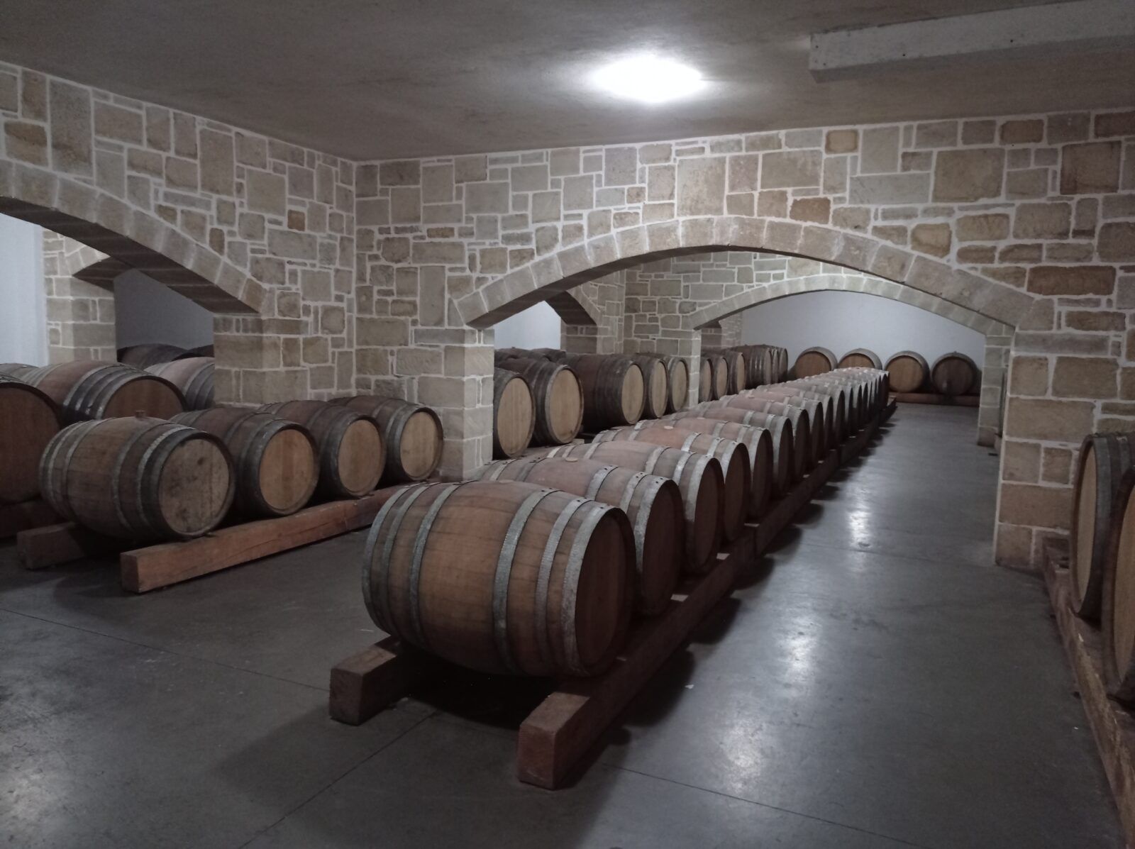 Read more about the article Winiarnia PNEVMATIKAKI, Kreta