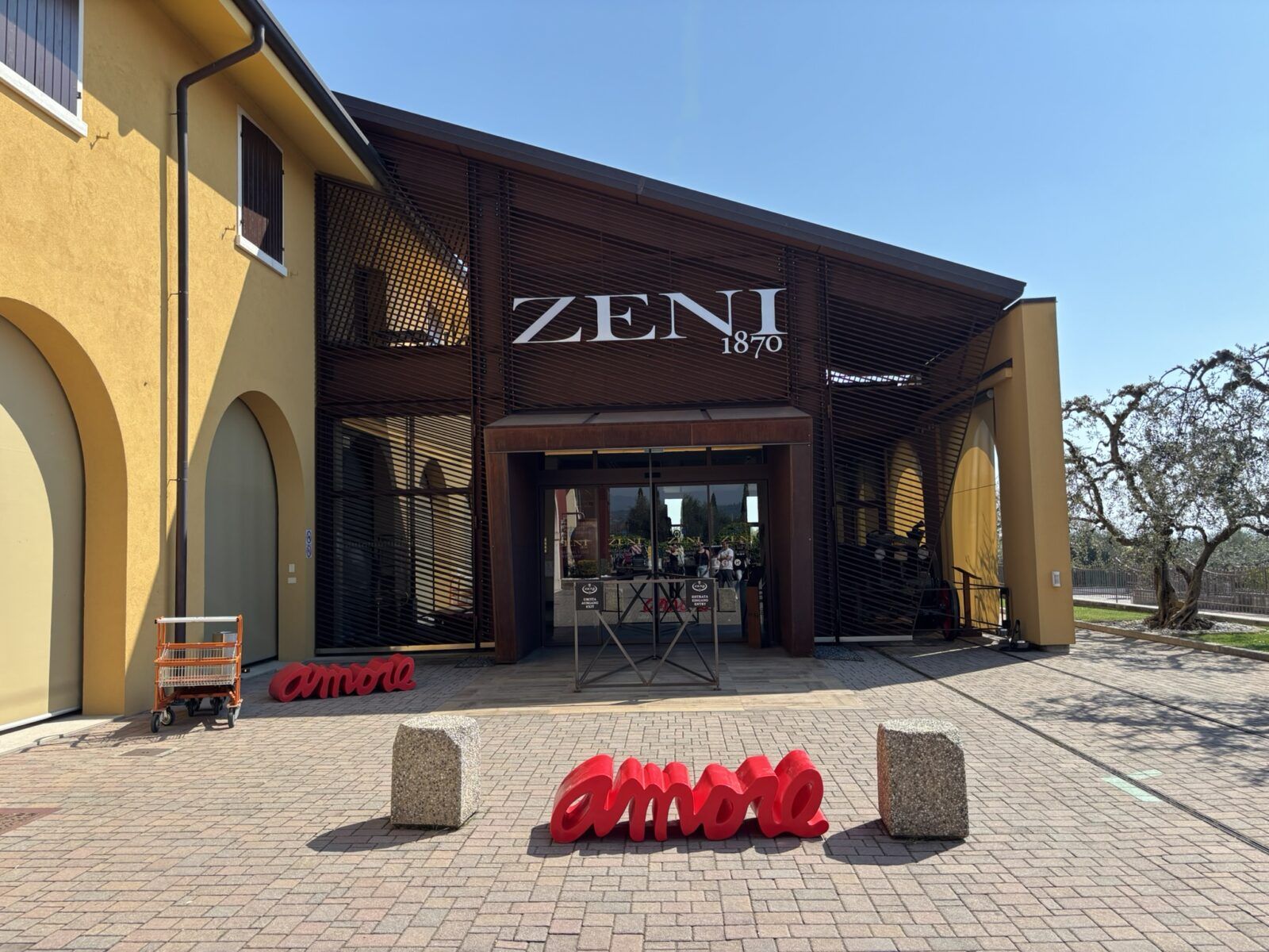 Read more about the article Winnica Zeni w Bardolino- smak włoskiego wina nad Jeziorem Garda